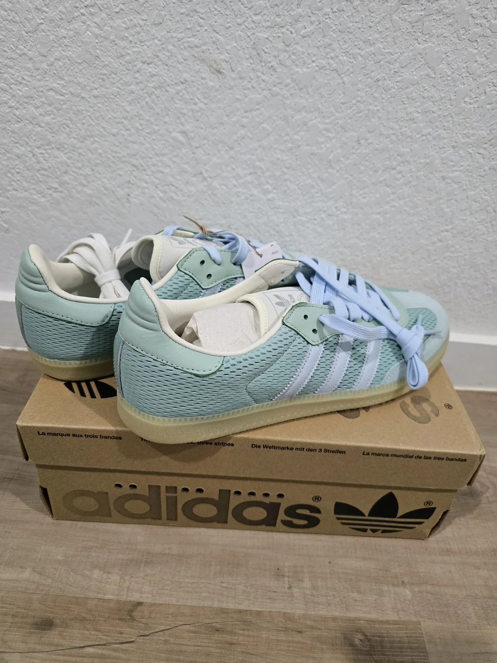 Adidas men’s Mint Green Samba Style Sneakers